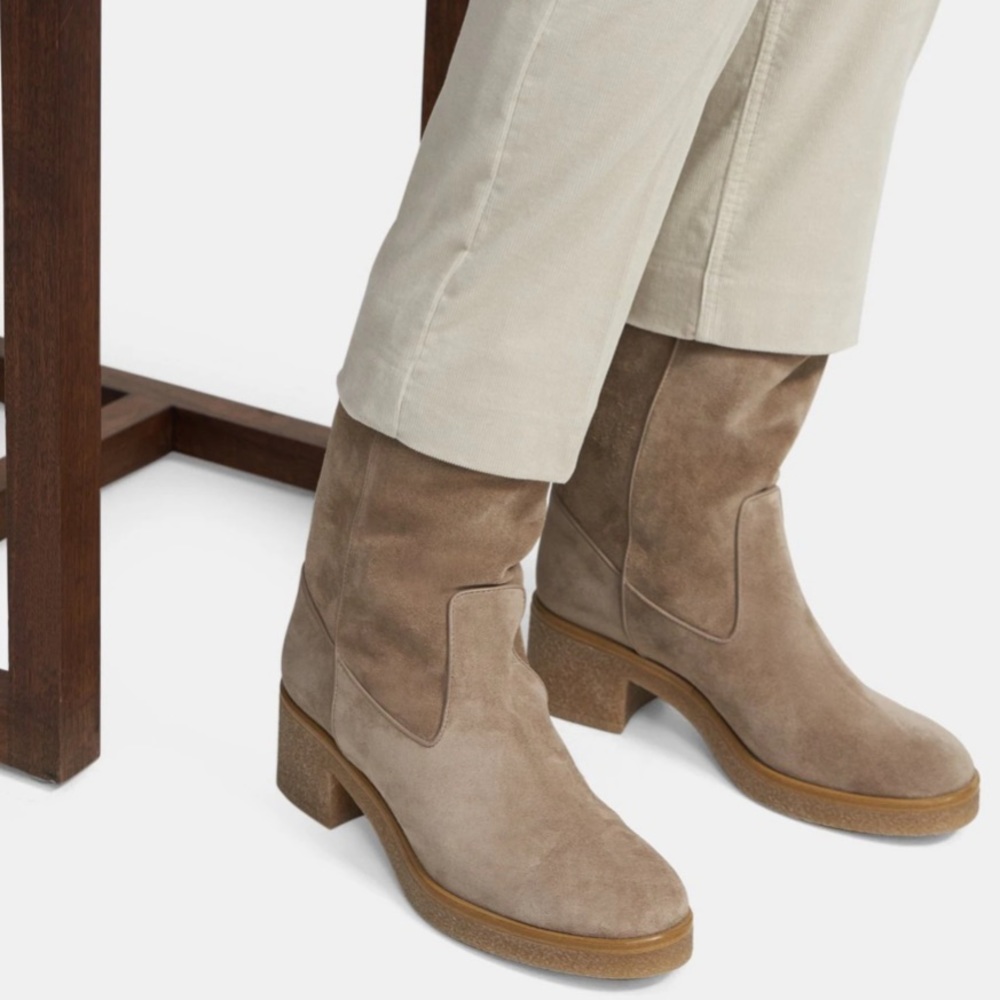 Theory Crepe Bootie in Suede, size 40